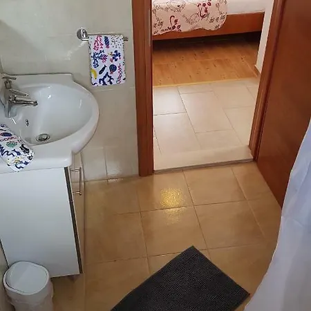 Robinson Duje Vikendica *
